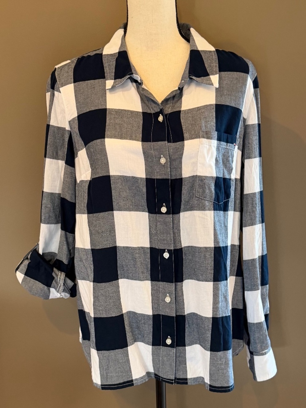 Tommy Hilfiger Button Down Navy & White Classic Plaid Long Sleeve, Size Large